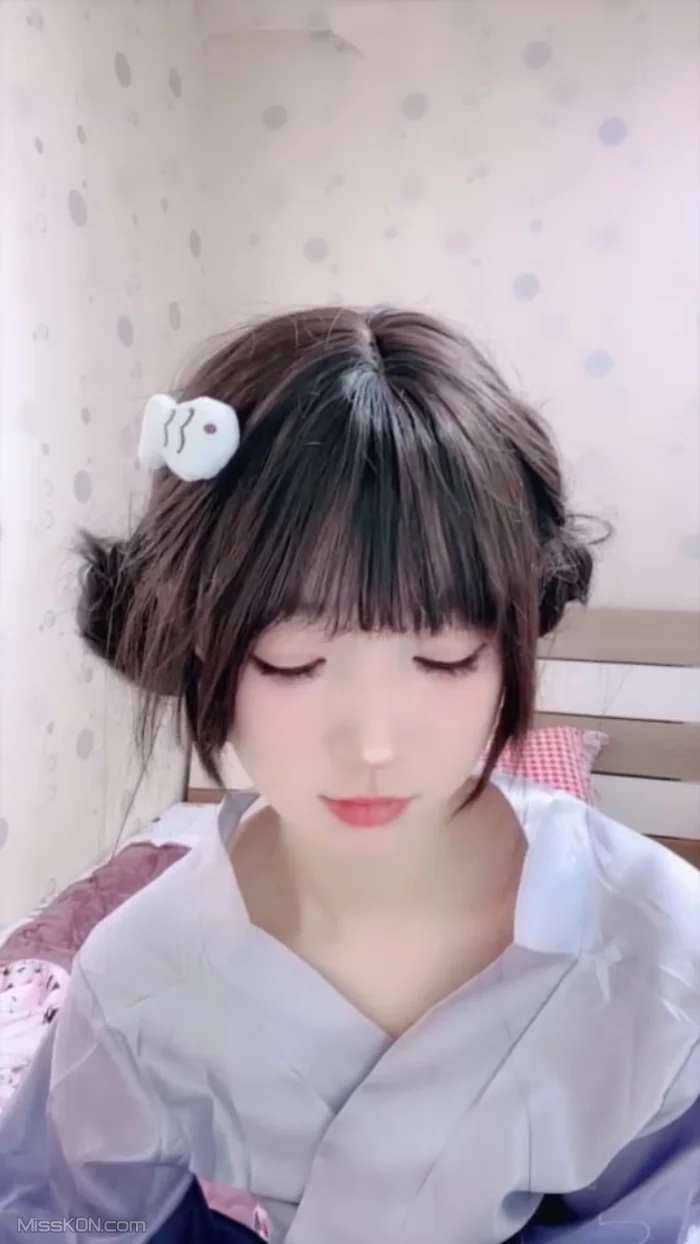 邪恶双马尾: 童颜校花全网最美 (26 photos + 2 videos)