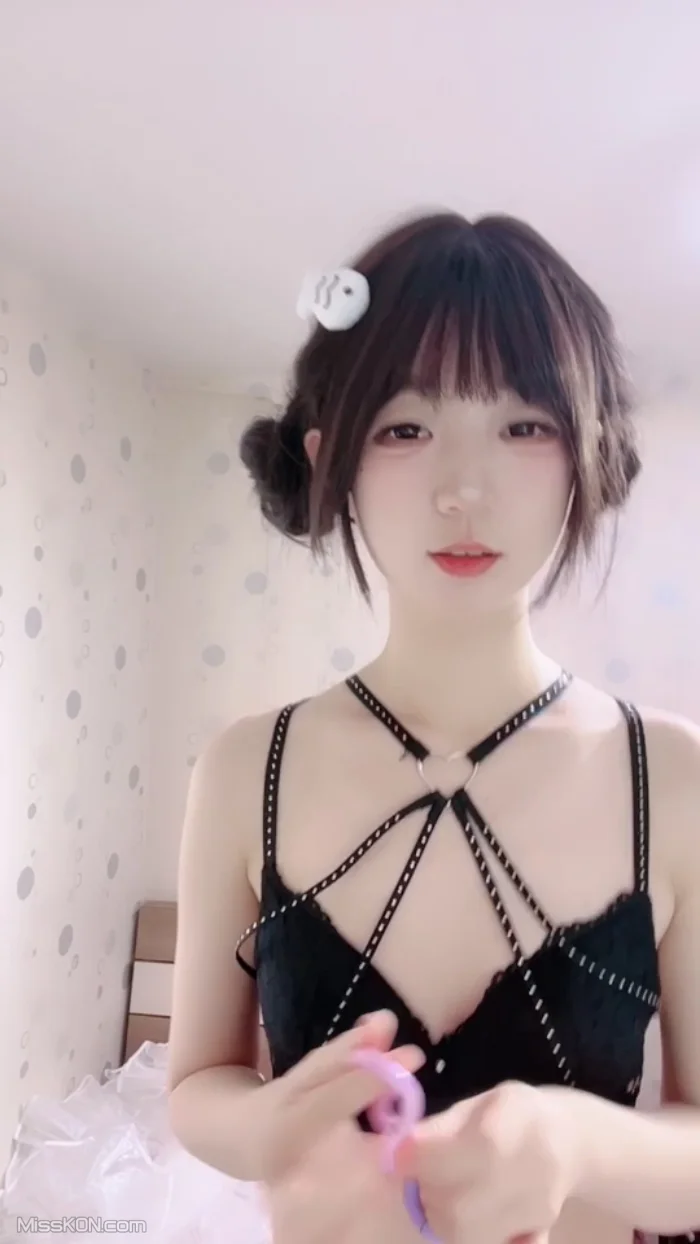 邪恶双马尾: 童颜校花全网最美 (26 photos + 2 videos)