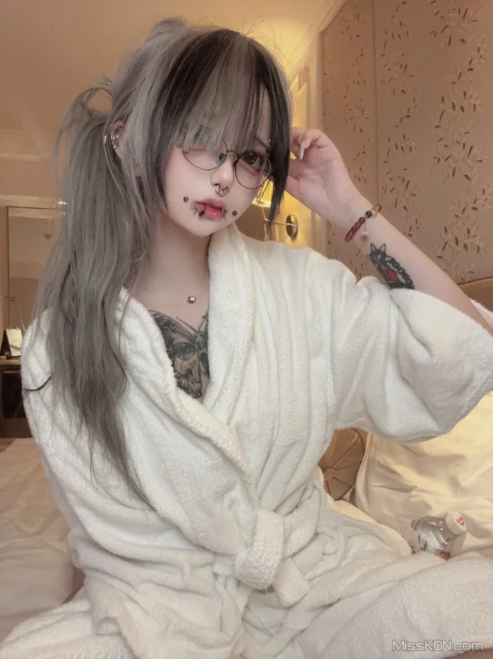 Maorou_K8M(樁山民子): X极品Cos博主 (124 photos + 56 videos)