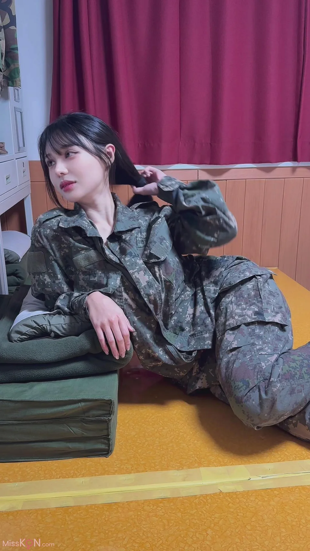 서안 ♥ 올노 – 생리 중 여군 (38 photos + 2 videos)