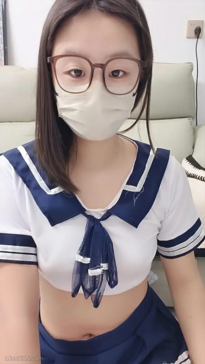 晴天: 好嫩啊 清纯校花下海 超级过瘾 (33 photos + 4 videos)