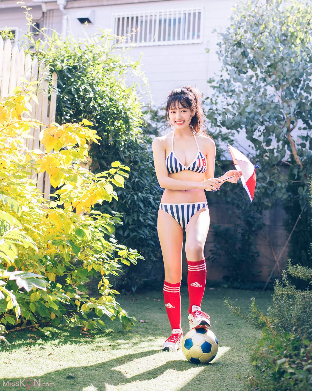 [JP] Sakura Andō (藤水咲桜): FLASHデジタル写真集 「私を咲かせて」 (101 photos) – Page 2