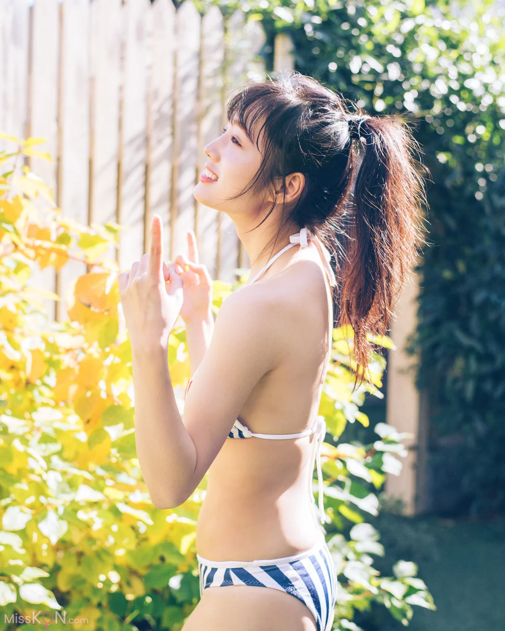 [JP] Sakura Andō (藤水咲桜): FLASHデジタル写真集 「私を咲かせて」 (101 photos) – Page 3