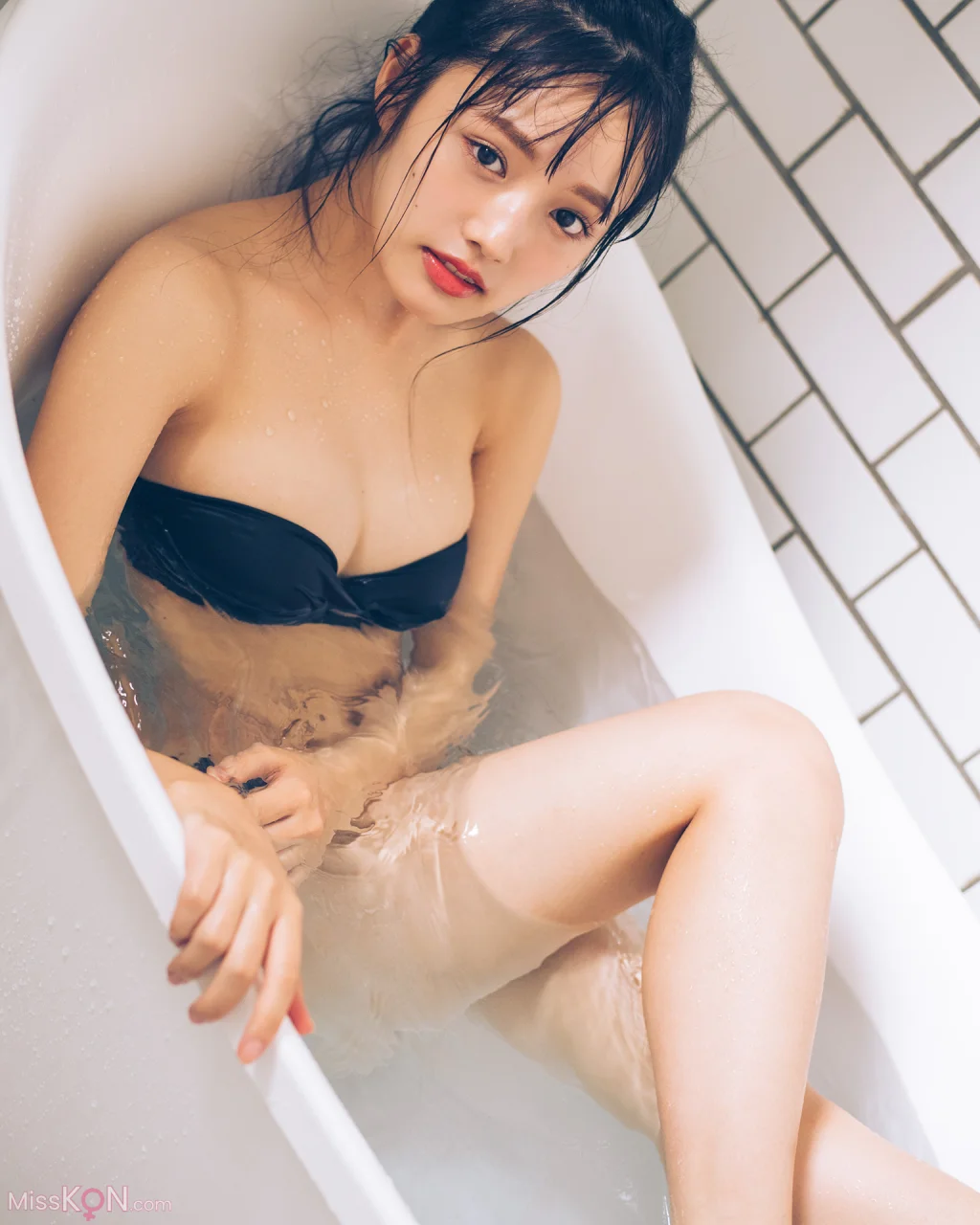 [JP] Sakura Andō (藤水咲桜): FLASHデジタル写真集 「私を咲かせて」 (101 photos) – Page 4
