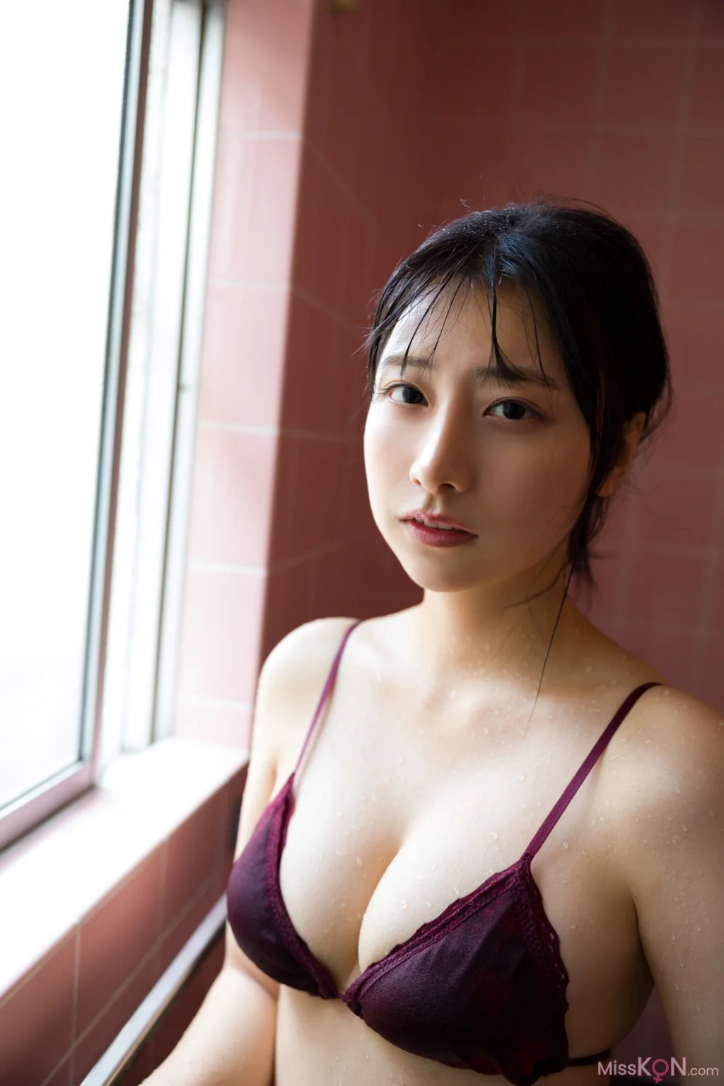 [JP] Yuka Suzuki (鈴木優香):「密室のふれあい」SPA！デジタル写真集 (60 photos) – Page 2