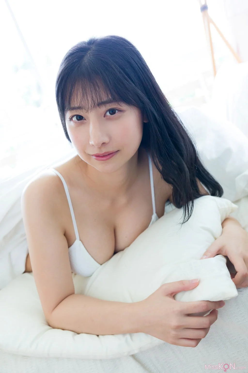 [JP] Yuka Suzuki (鈴木優香):「密室のふれあい」SPA！デジタル写真集 (60 photos) – Page 3