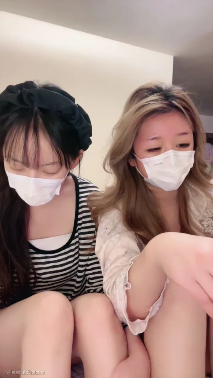 18女孩的诱惑: 拉闺蜜下海的舞蹈女学生 (43 photos + 6 videos)