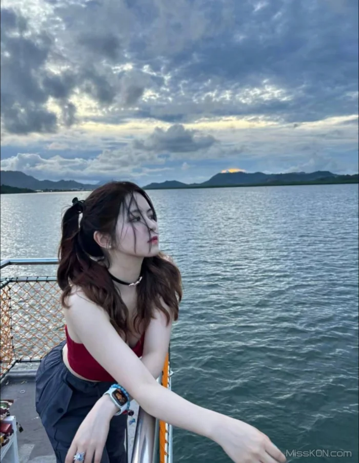 嫩滑可爱的学生妹: 完美露脸和男友的性福日常 (57 photos + 26 videos)