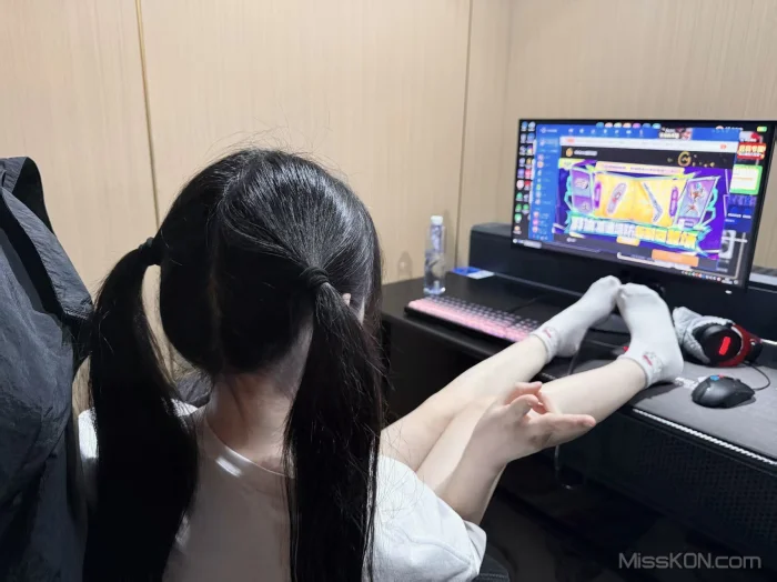 minminxioy(绵绵小椰): 顶级白虎小仙女视图合集 (233 photos + 148 videos)