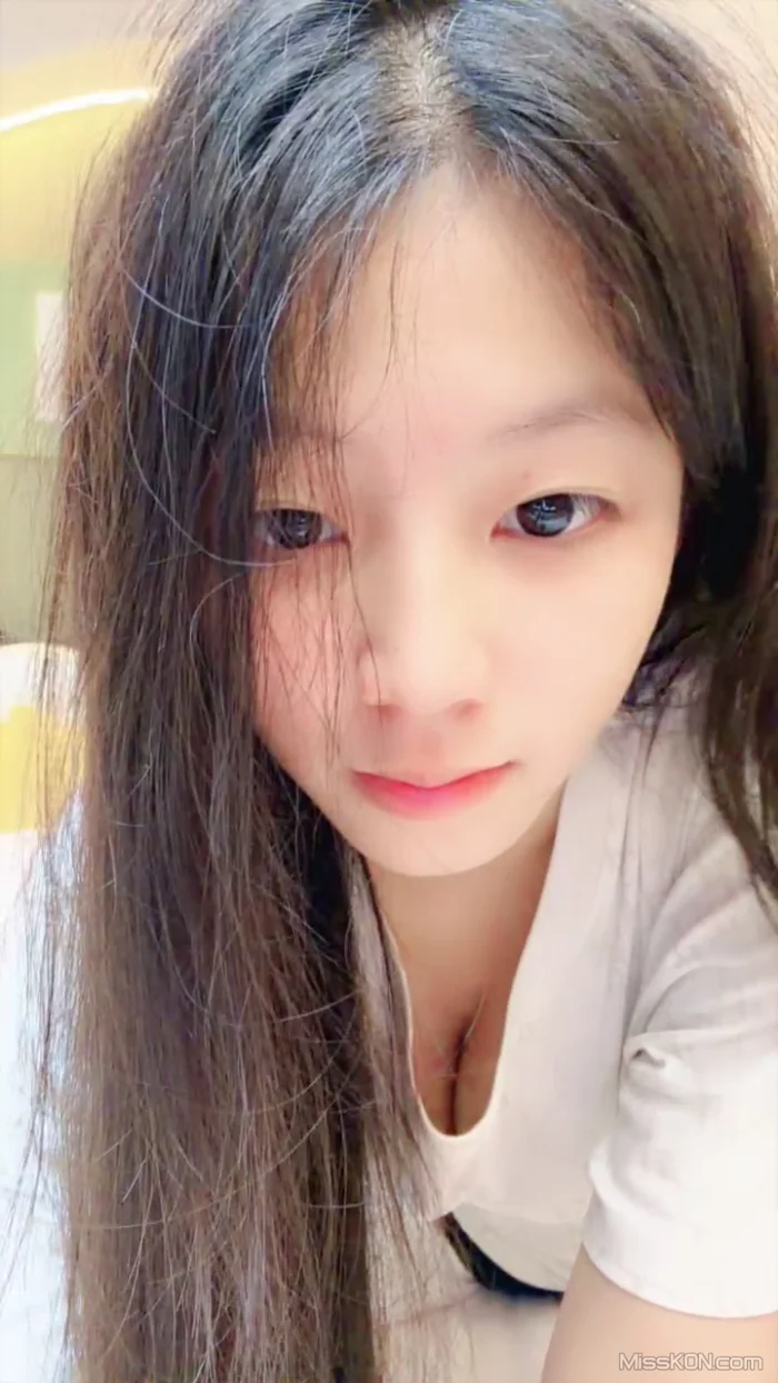 你的小月月: 纯欲天花板  完美白嫩身姿 (38 photos + 8 videos)