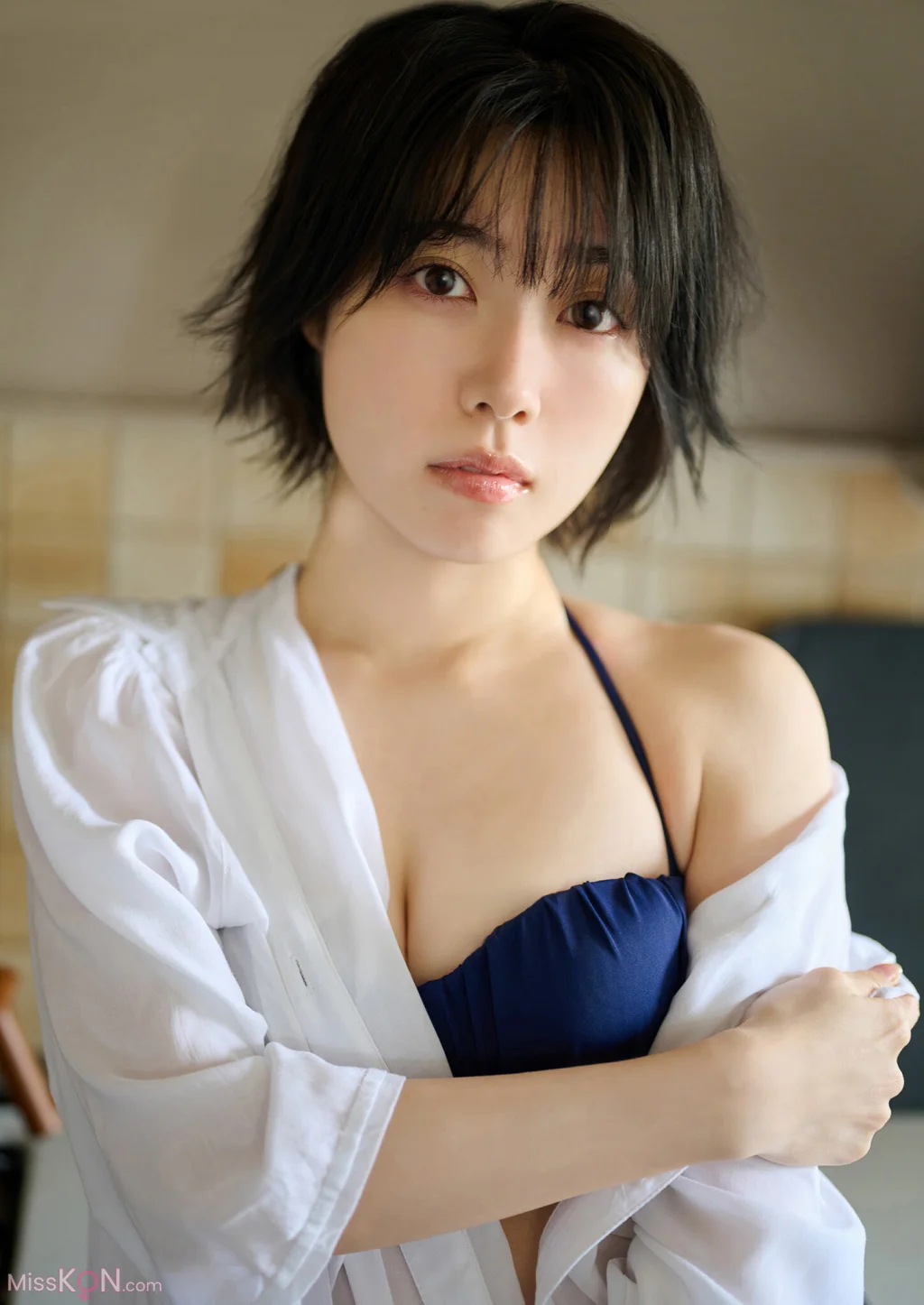 [JP] Karin Isobe (礒部花凜): となりのかりん スピサン グラビアフォトブック (46 photos)