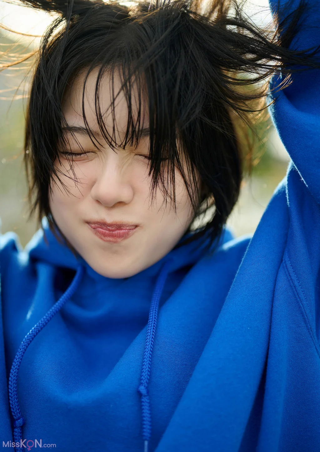 [JP] Karin Isobe (礒部花凜): となりのかりん スピサン グラビアフォトブック (46 photos) – Page 3