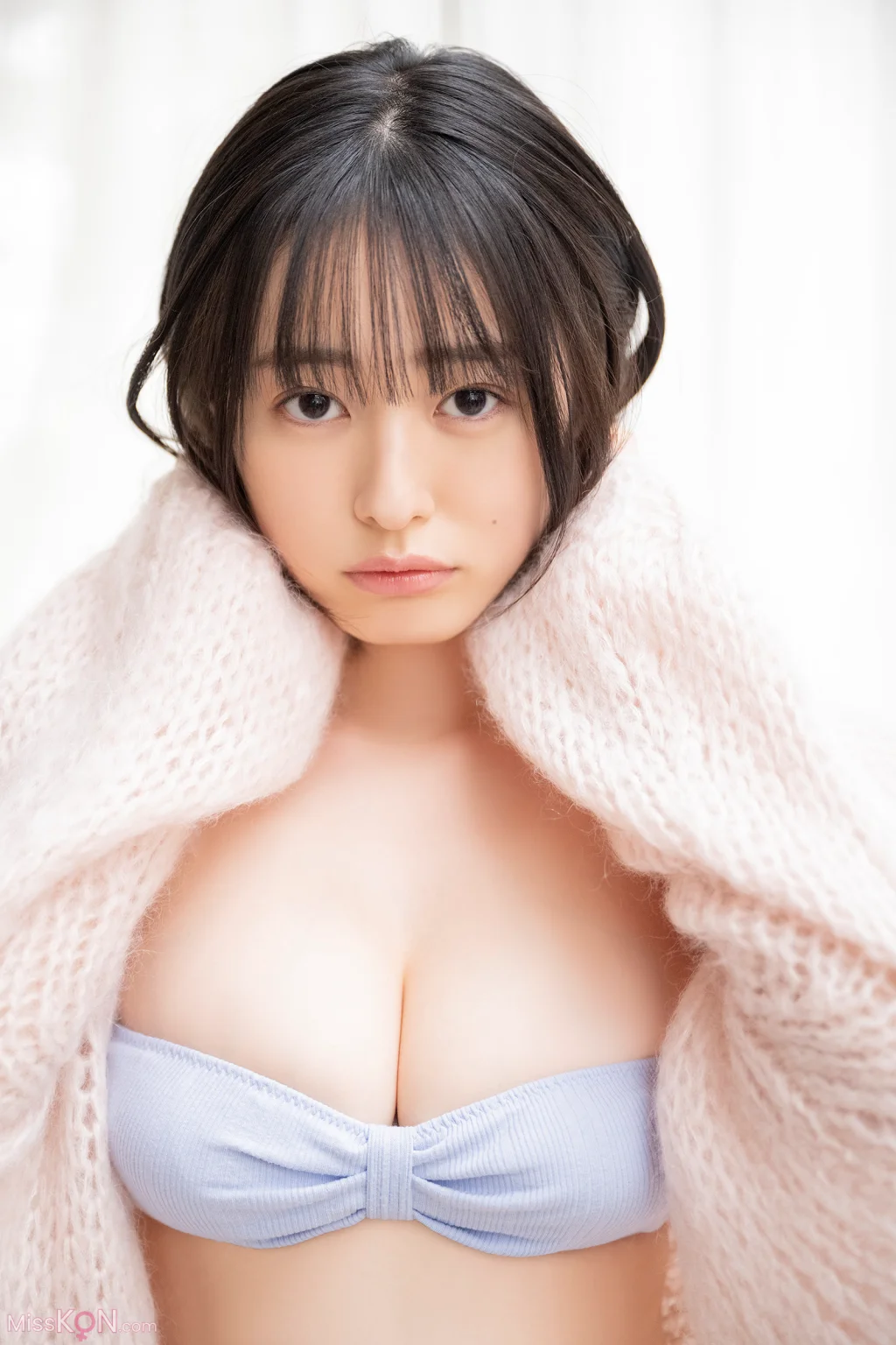 [JP] Miu Shirahama (白濱美兎): 漫画アクションデジタル写真集 「Pure White」 (54 photos)