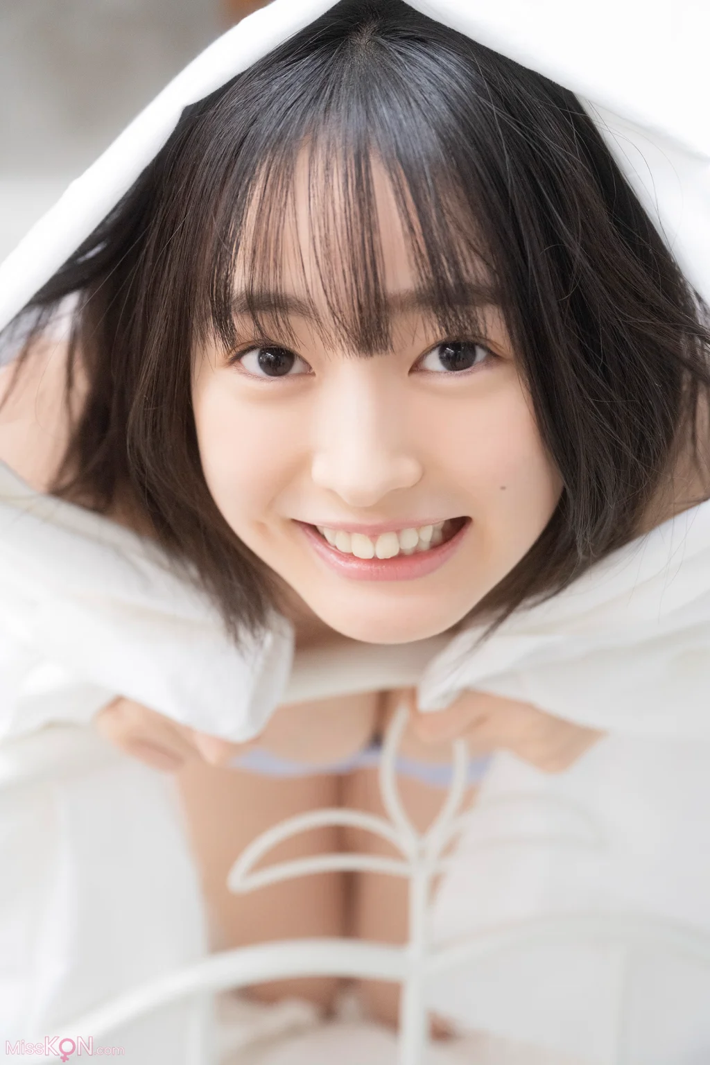 [JP] Miu Shirahama (白濱美兎): 漫画アクションデジタル写真集 「Pure White」 (54 photos)