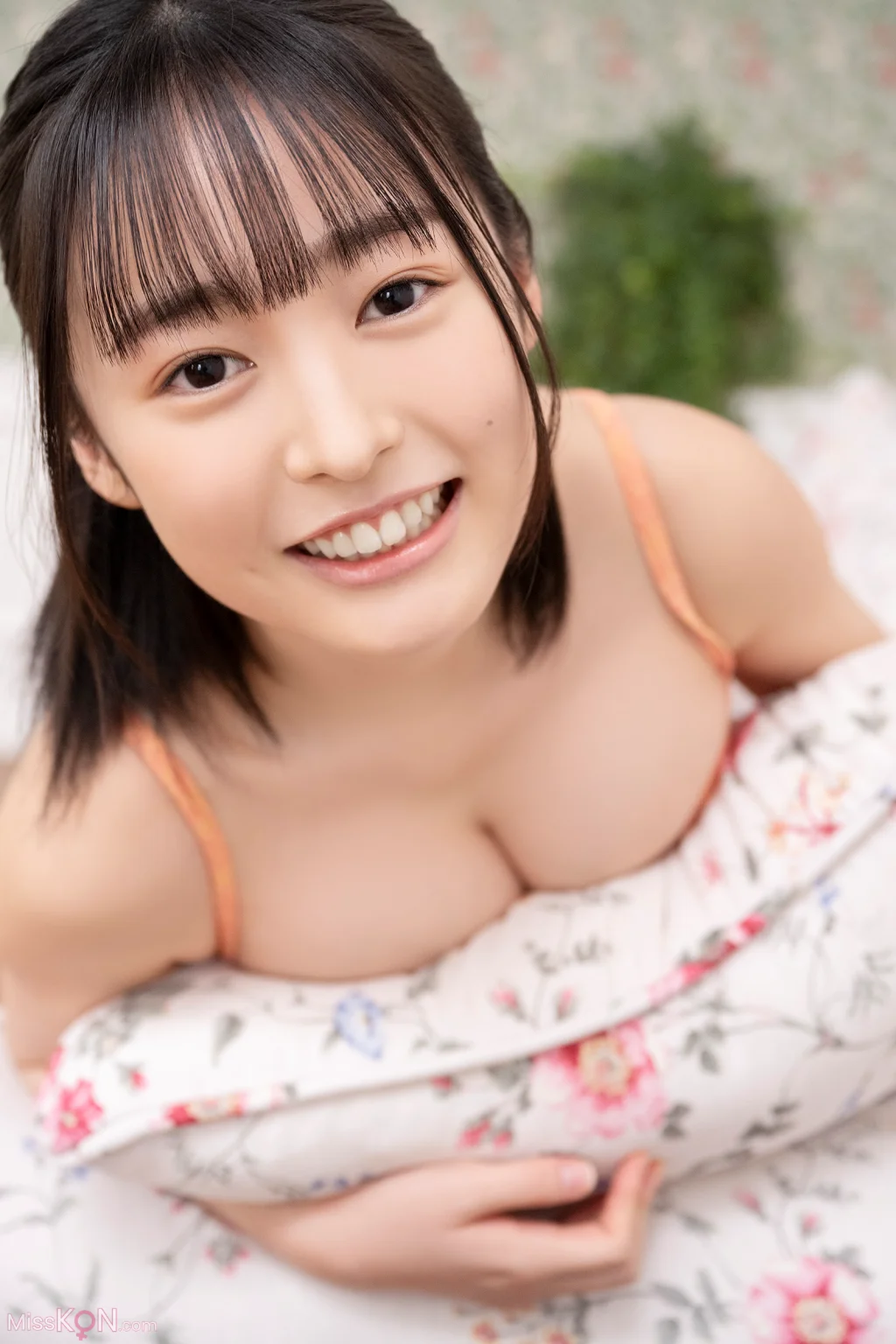 [JP] Miu Shirahama (白濱美兎): 漫画アクションデジタル写真集 「Pure White」 (54 photos) – Page 3