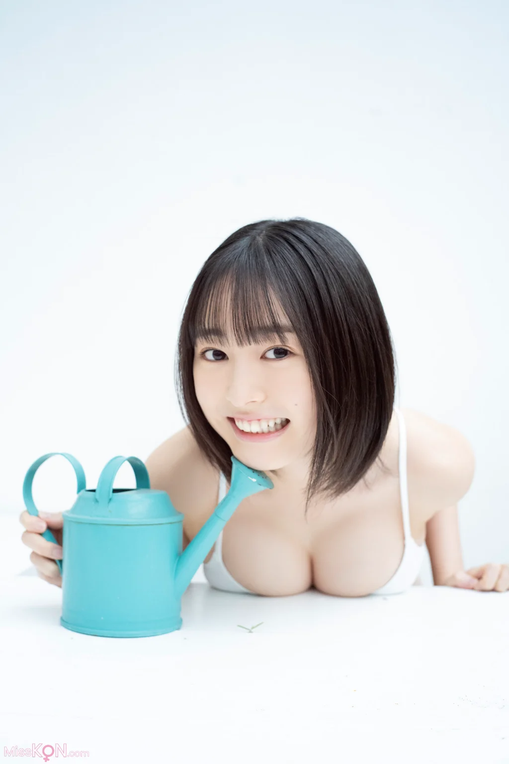 [JP] Miu Shirahama (白濱美兎): 漫画アクションデジタル写真集 「Pure White」 (54 photos) – Page 3