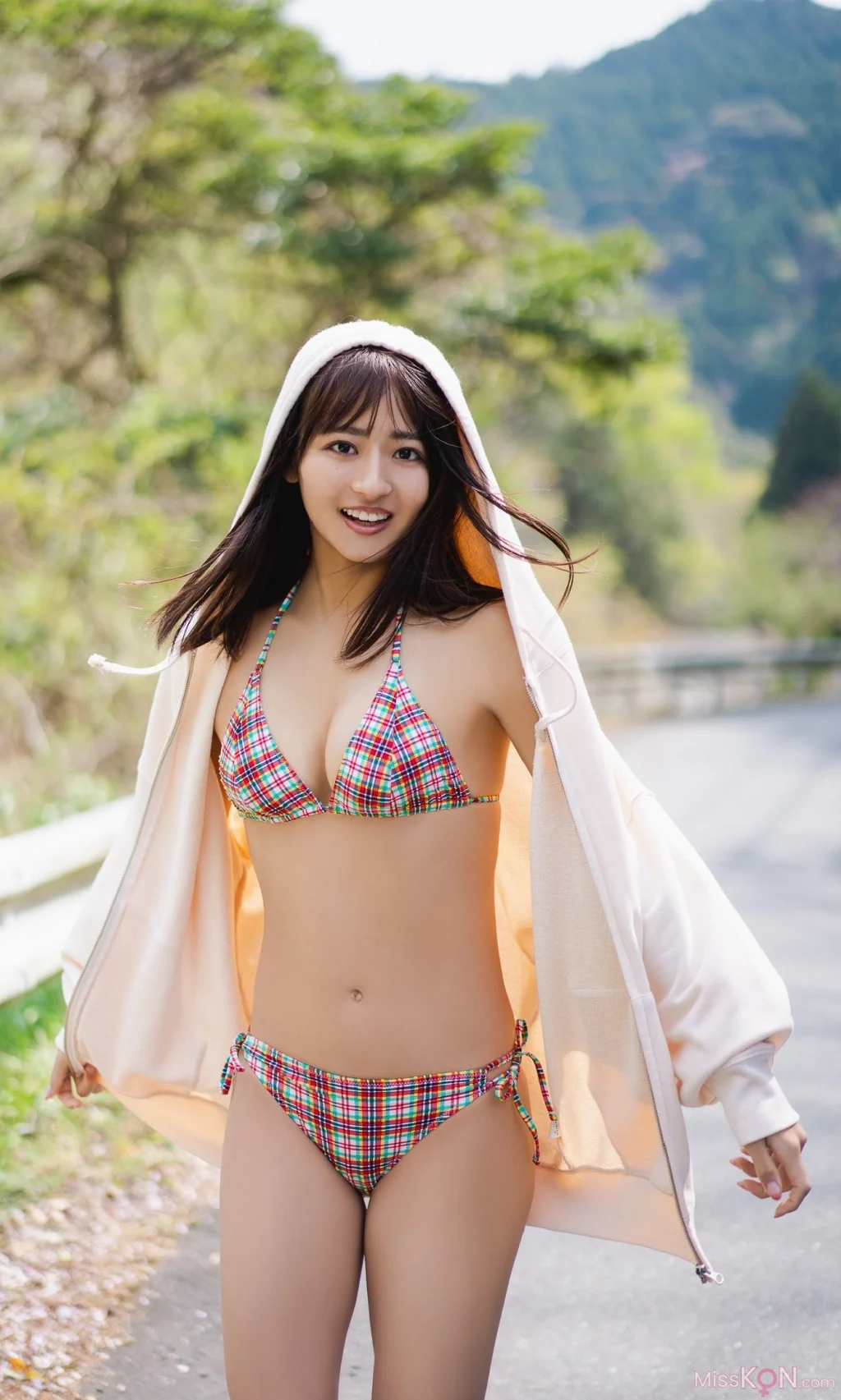 [JP] Sumipon (すみぽん): 【デジタル限定】高倉菫写真集「トラベリング！！」 (週プレ PHOTO BOOK) (69 photos)