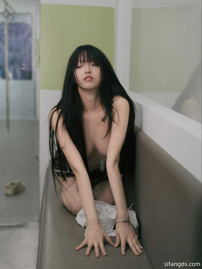 兽医小新: X网红情色摄影师 众女神火热全尺度私拍 (196 photos) – Page 2
