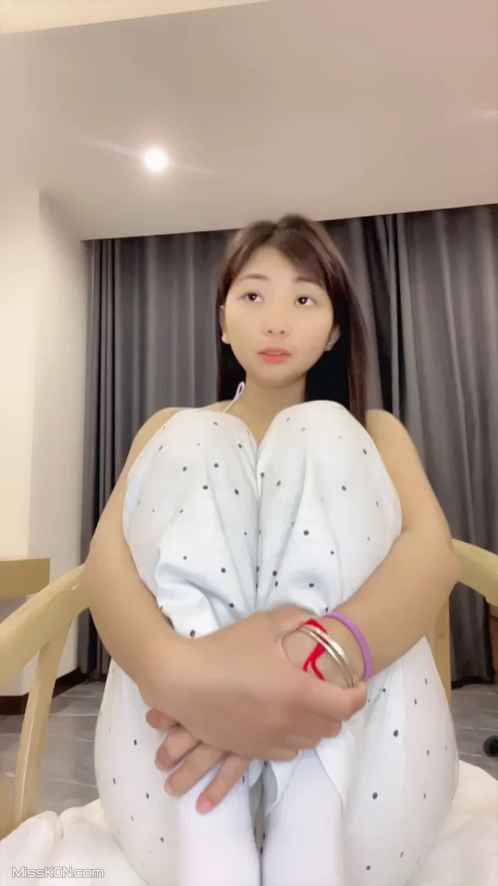 可爱罪名: 清纯学妹 全尺度狂插喷水 (32 photos + 7 videos)