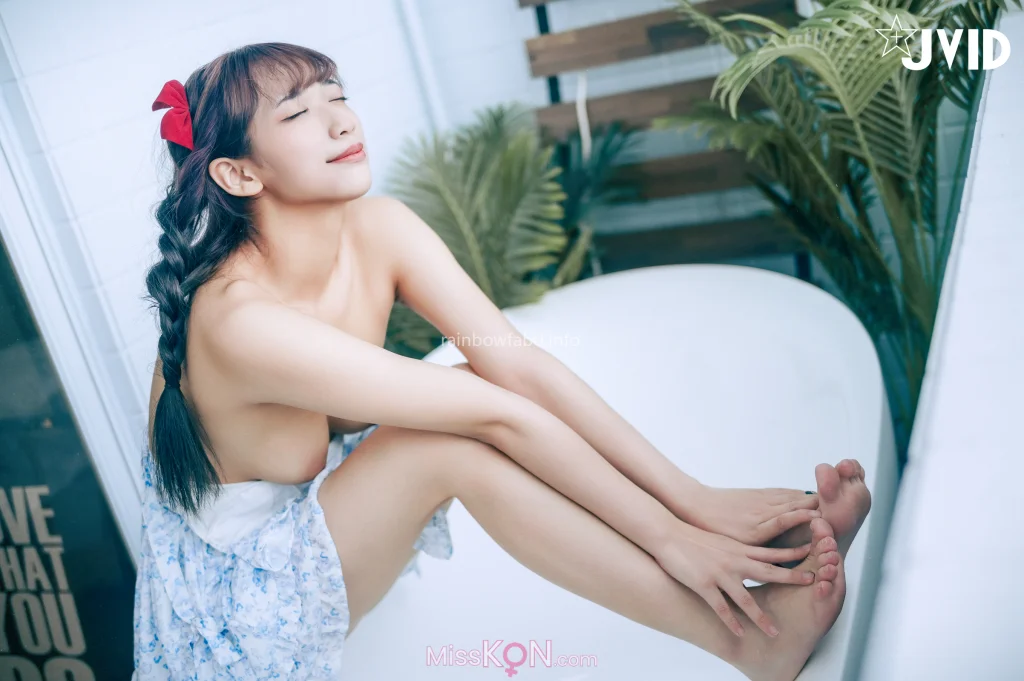 [JVID] 吳紫欣: 戀愛感爆棚的野餐約會－紫欣❤️女友洋裝的肩帶滑下來了😳那乾脆就別穿了吧😍 (102 photos + 1 video) – Page 2