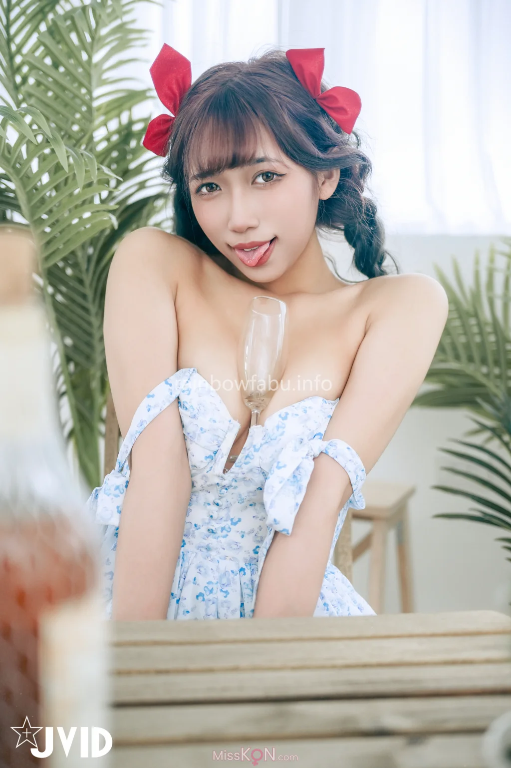[JVID] 吳紫欣: 戀愛感爆棚的野餐約會－紫欣❤️女友洋裝的肩帶滑下來了😳那乾脆就別穿了吧😍 (102 photos + 1 video) – Page 4