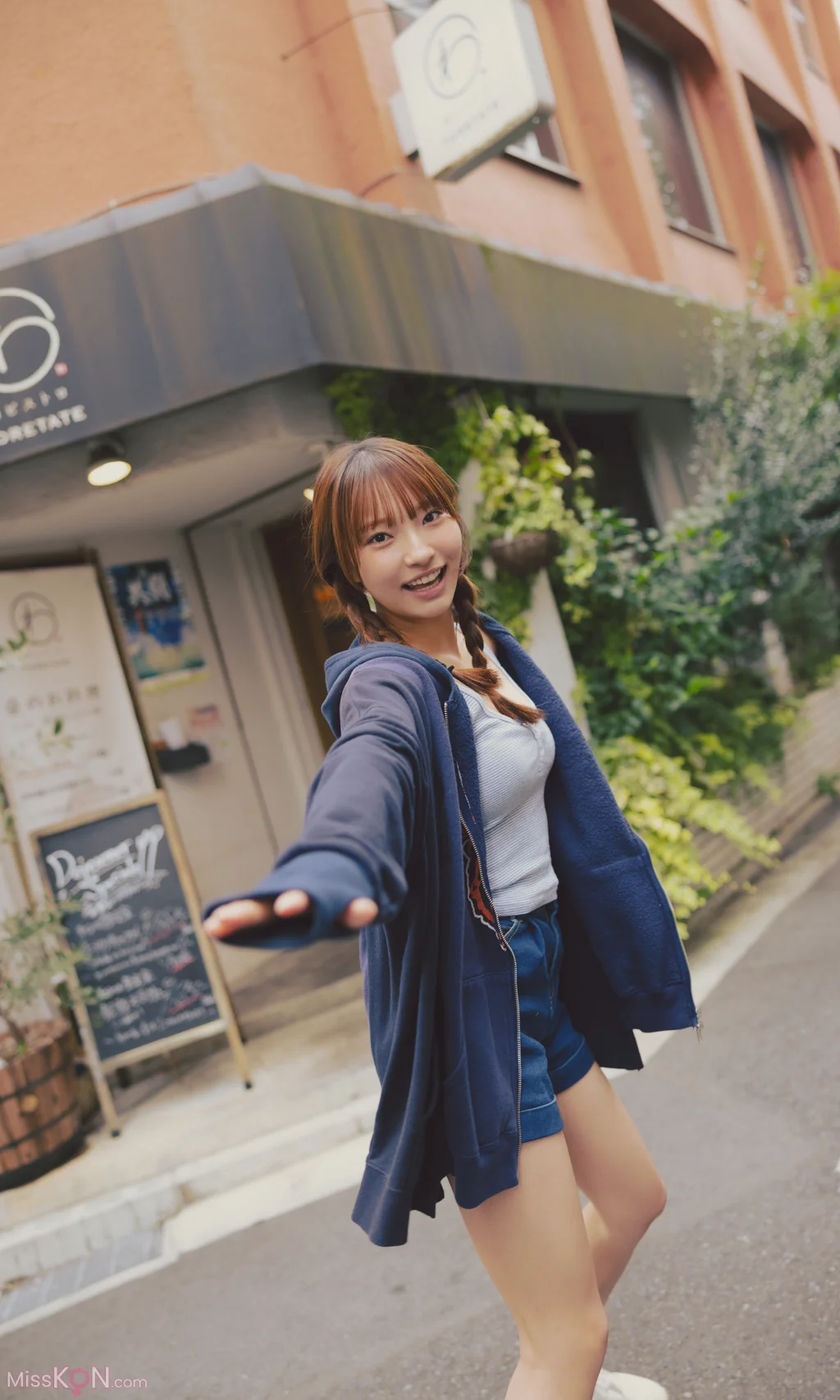 [JP] Natsuki Satonaka (里仲菜月): Happiness Is This しあわせって、こういうこと。 (79 photos)