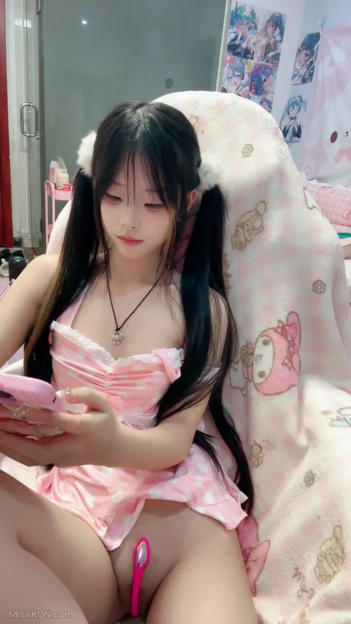 幼七: 仿佛是漂亮的小狐狸 (36 photos + 9 videos)