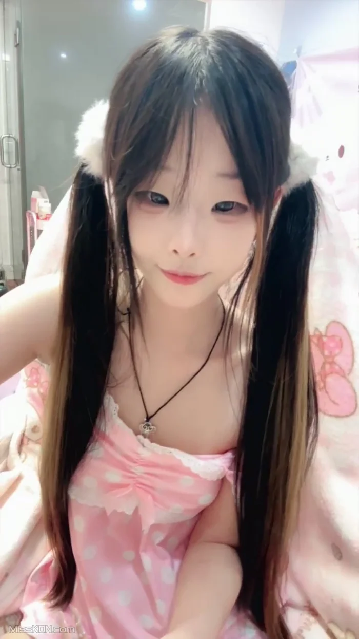 幼七: 仿佛是漂亮的小狐狸 (36 photos + 9 videos) – Page 2