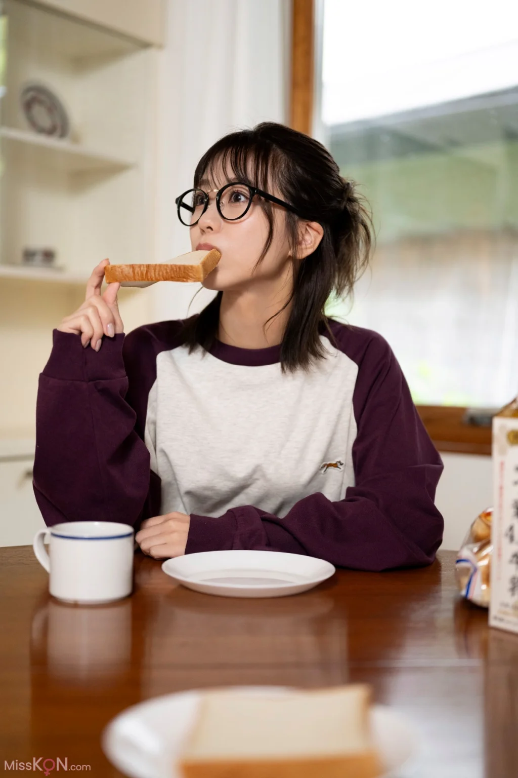 [JP] Ayana Shinozaki (篠崎彩奈): [MySPA!] 「彼シャツのぬくもり」【推し撮-後編】 (33 photos) – Page 2