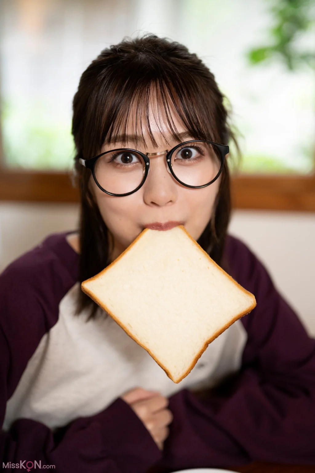 [JP] Ayana Shinozaki (篠崎彩奈): [MySPA!] 「彼シャツのぬくもり」【推し撮-後編】 (33 photos) – Page 2