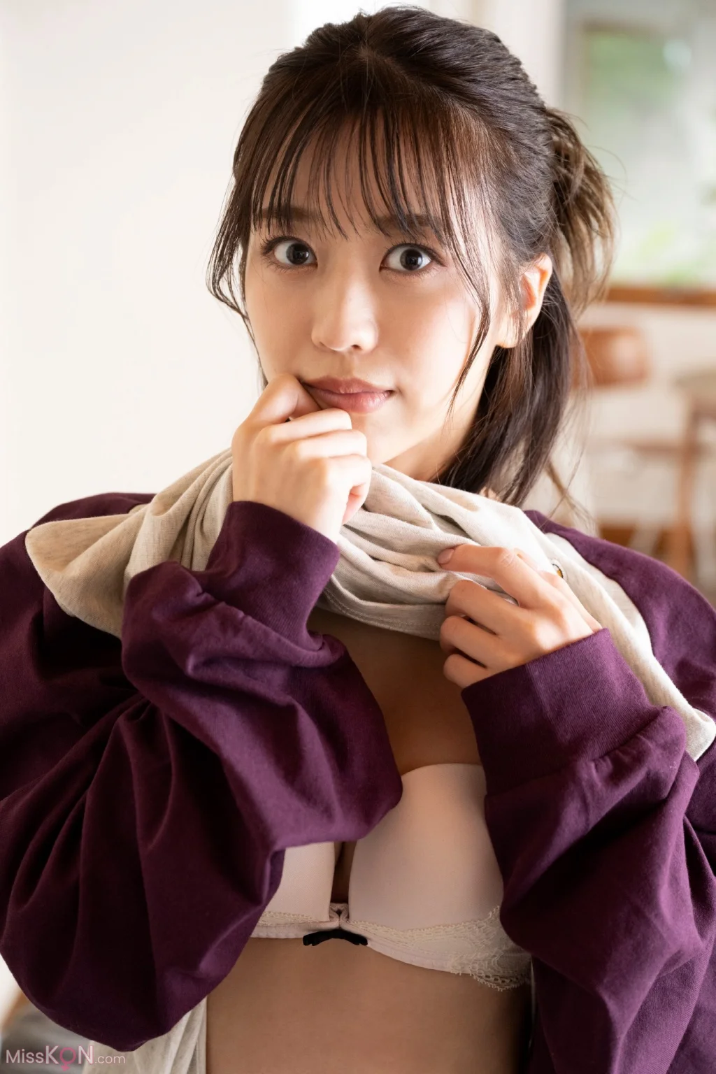 [JP] Ayana Shinozaki (篠崎彩奈): [MySPA!] 「彼シャツのぬくもり」【推し撮-後編】 (33 photos) – Page 2