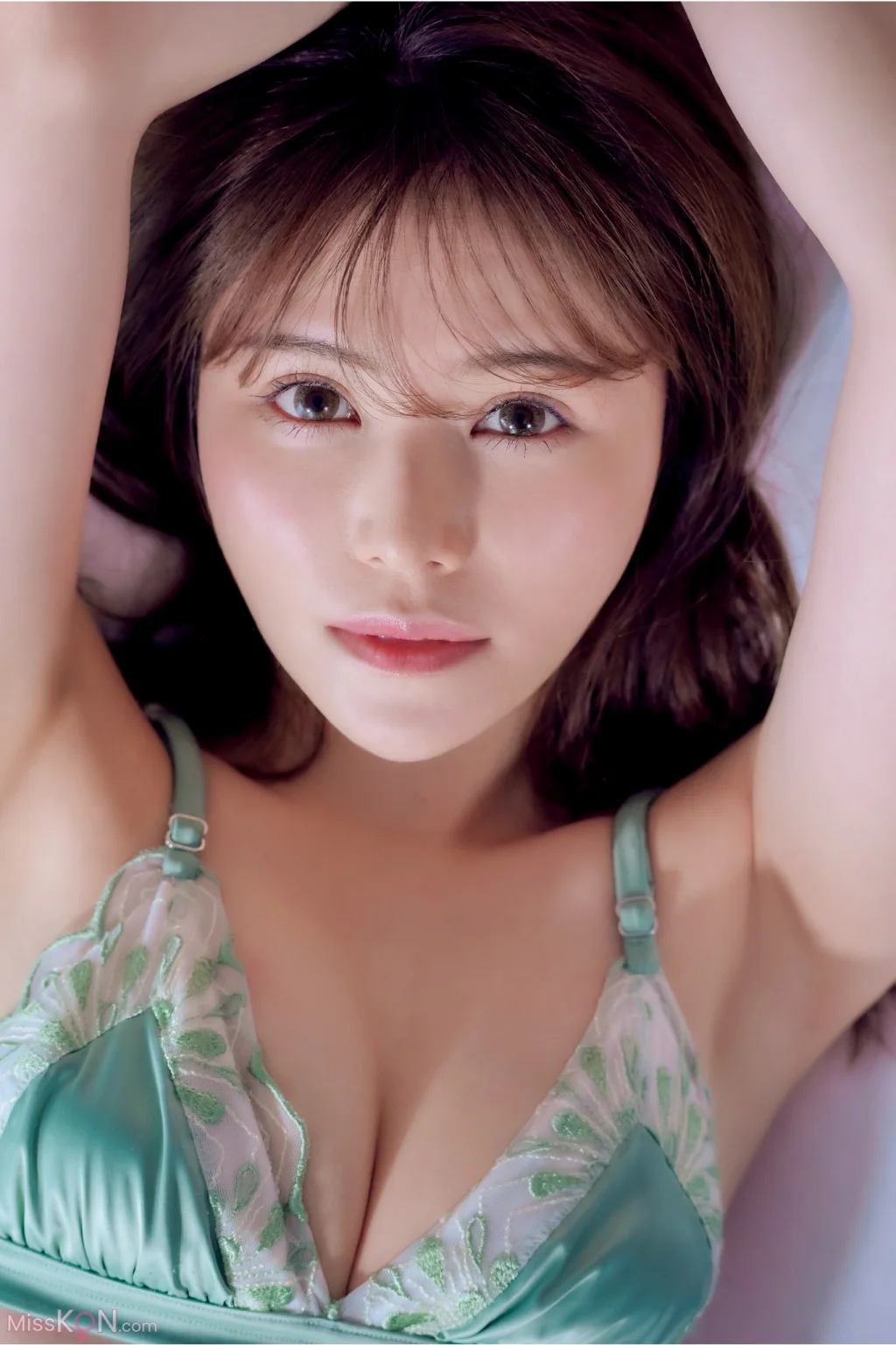 [JP] Haruka Komiyama (込山榛香): [MySPA!] 【雑誌独占】こみはるにベットして V2 (17 photos)