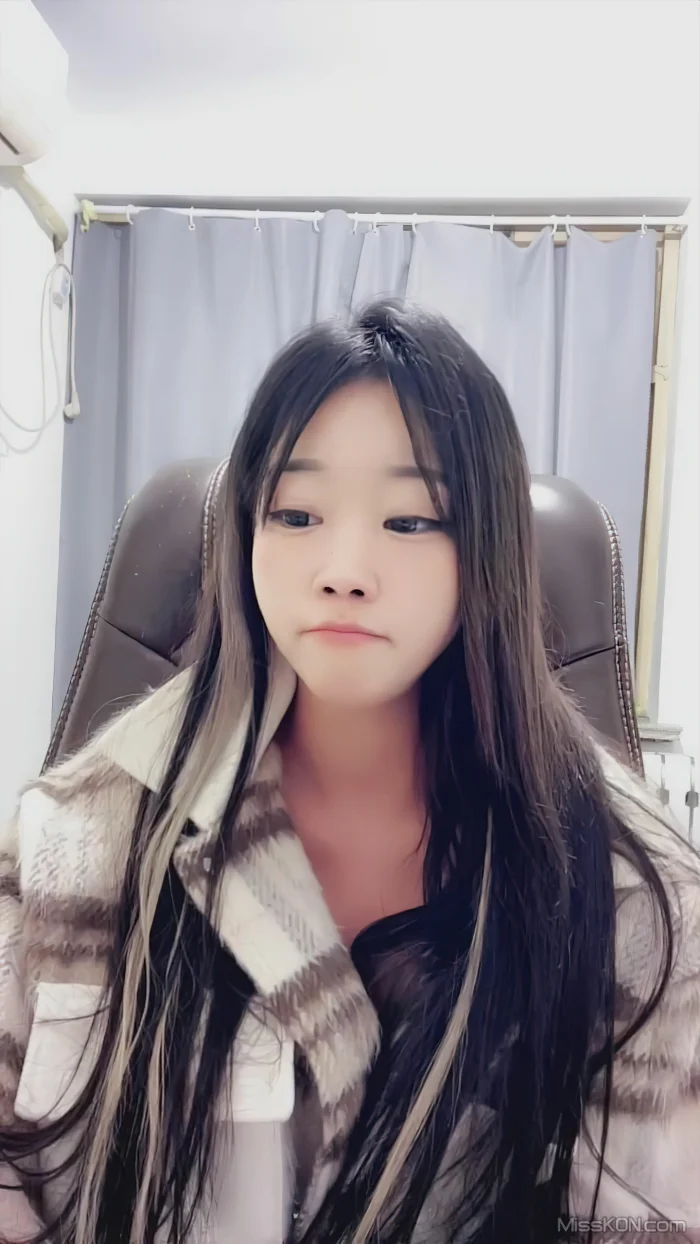小老师: 学姐的曼妙身姿 11.30录制 (44 photos + 10 videos)