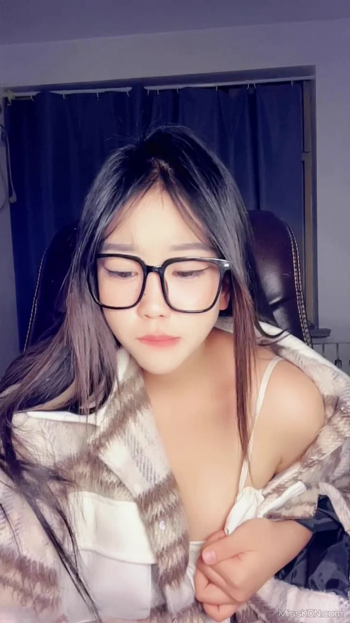 小老师: 学姐的曼妙身姿 11.30录制 (44 photos + 10 videos) – Page 2