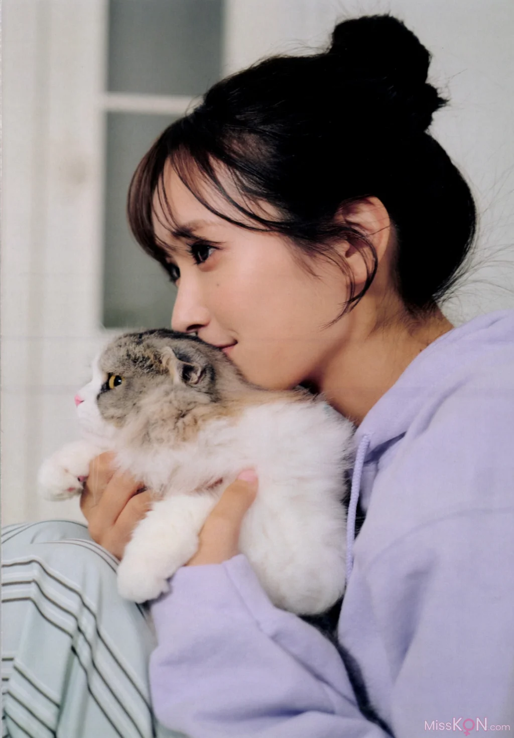 [JP] Kumi Sasaki (佐々木久美): 日向坂46 佐々木久美 1st写真集 めくる日々 (147 photos)