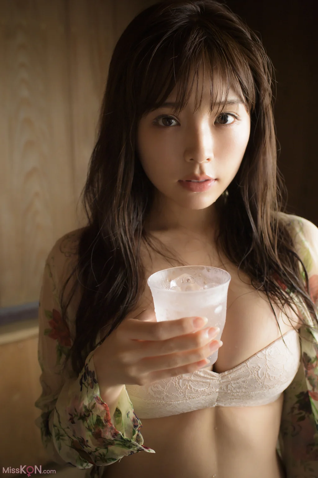 [JP] Natsuki Kawamura (川村那月): FRIDAYデジタル写真集 「抱きしめたいカラダVol.3 未公開カット完全版」 (105 photos) – Page 3