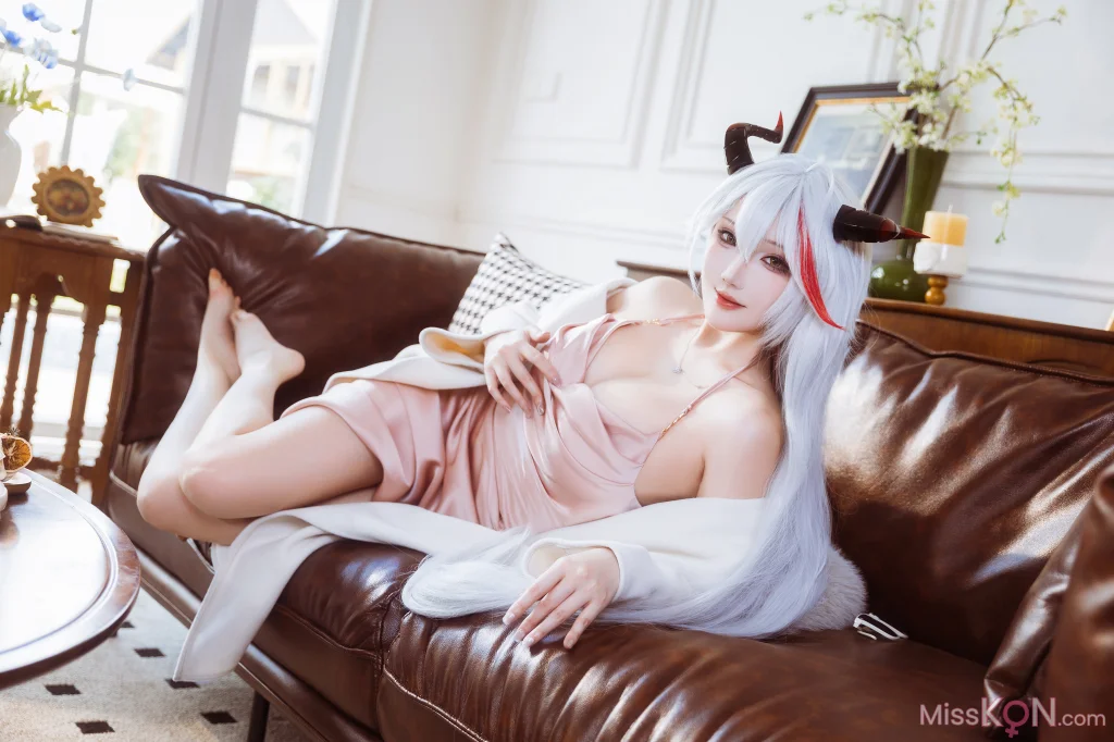 Coser@瓜希酱: 碧蓝航线-埃吉尔睡衣 (20 photos)