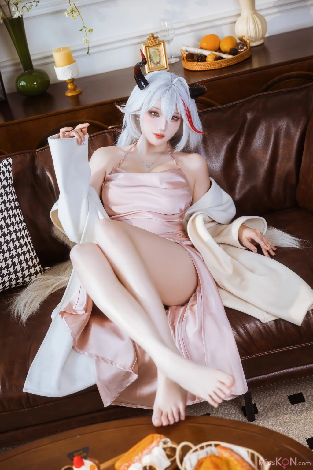 Coser@瓜希酱: 碧蓝航线-埃吉尔睡衣 (20 photos)