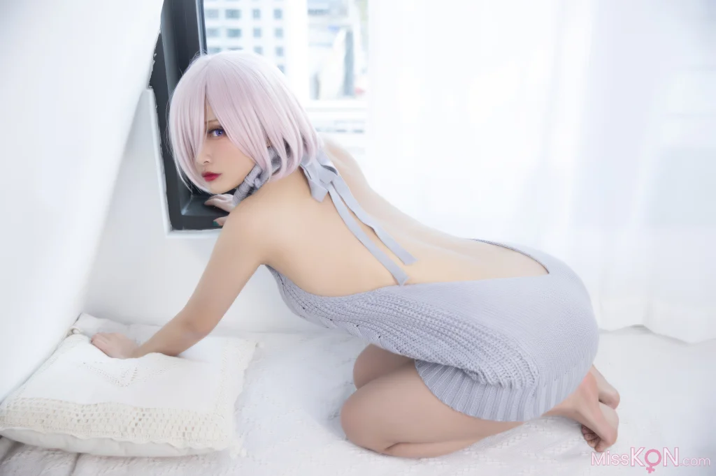 Coser@洛璃LoLiSAMA: 玛修露背毛衣 (23 photos)