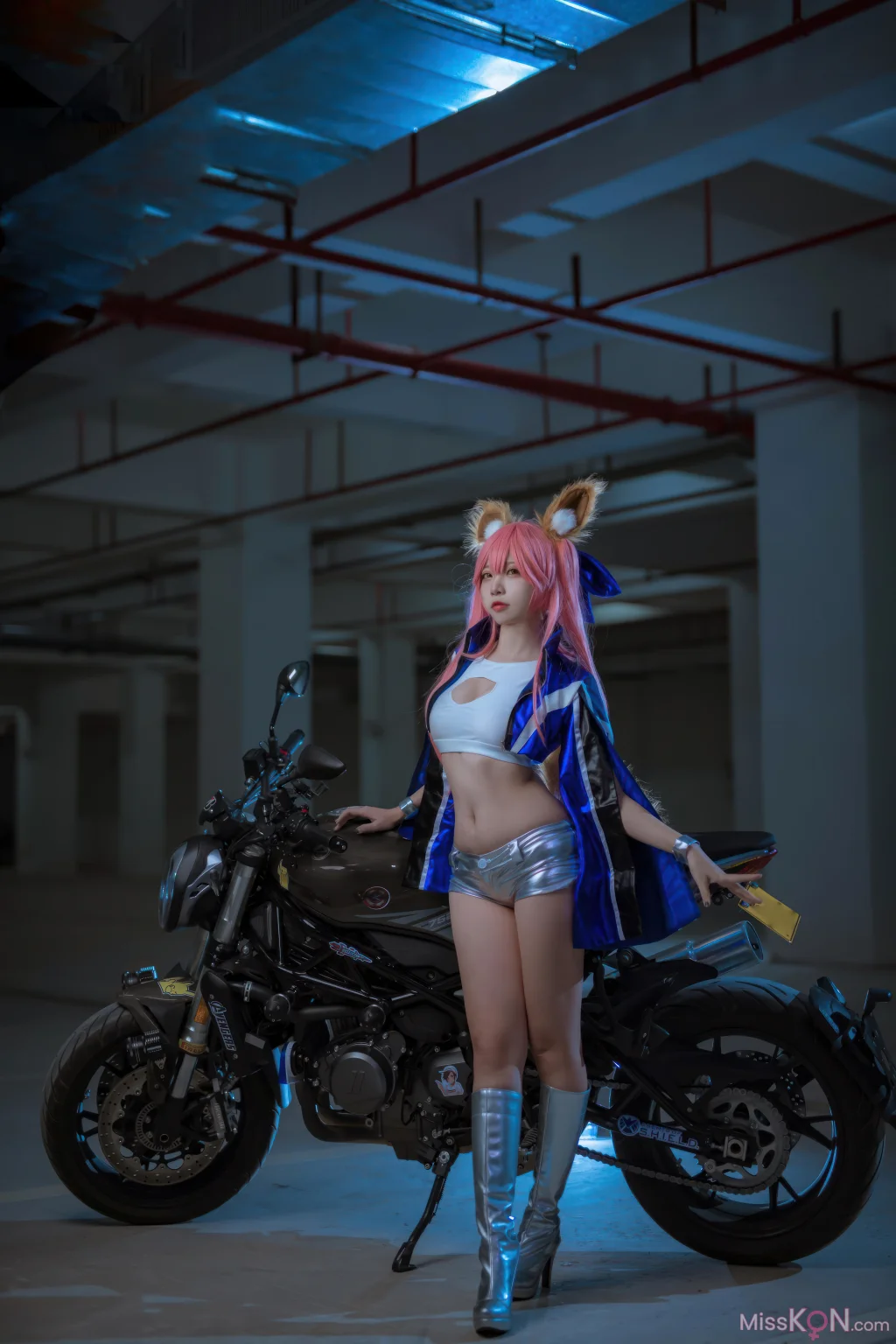Coser@二佐Nisa: FGO 玉藻前赛车服 (30 photos)