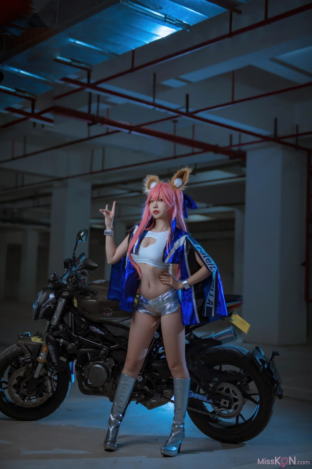 Coser@二佐Nisa: FGO 玉藻前赛车服 (30 photos)