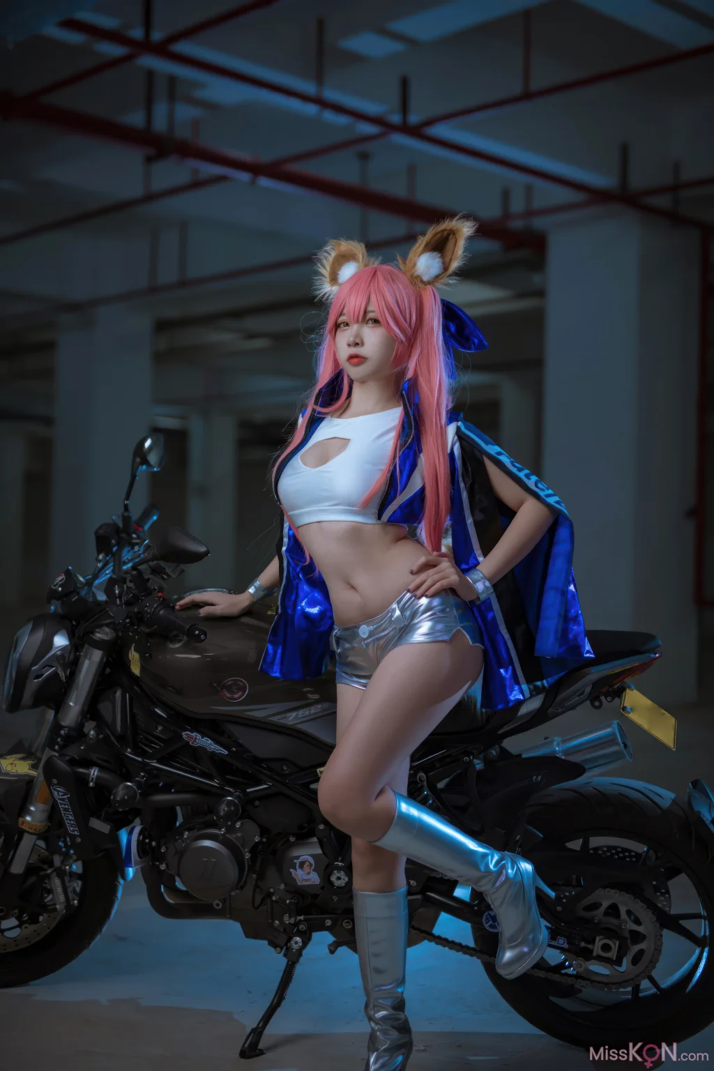 Coser@二佐Nisa: FGO 玉藻前赛车服 (30 photos)