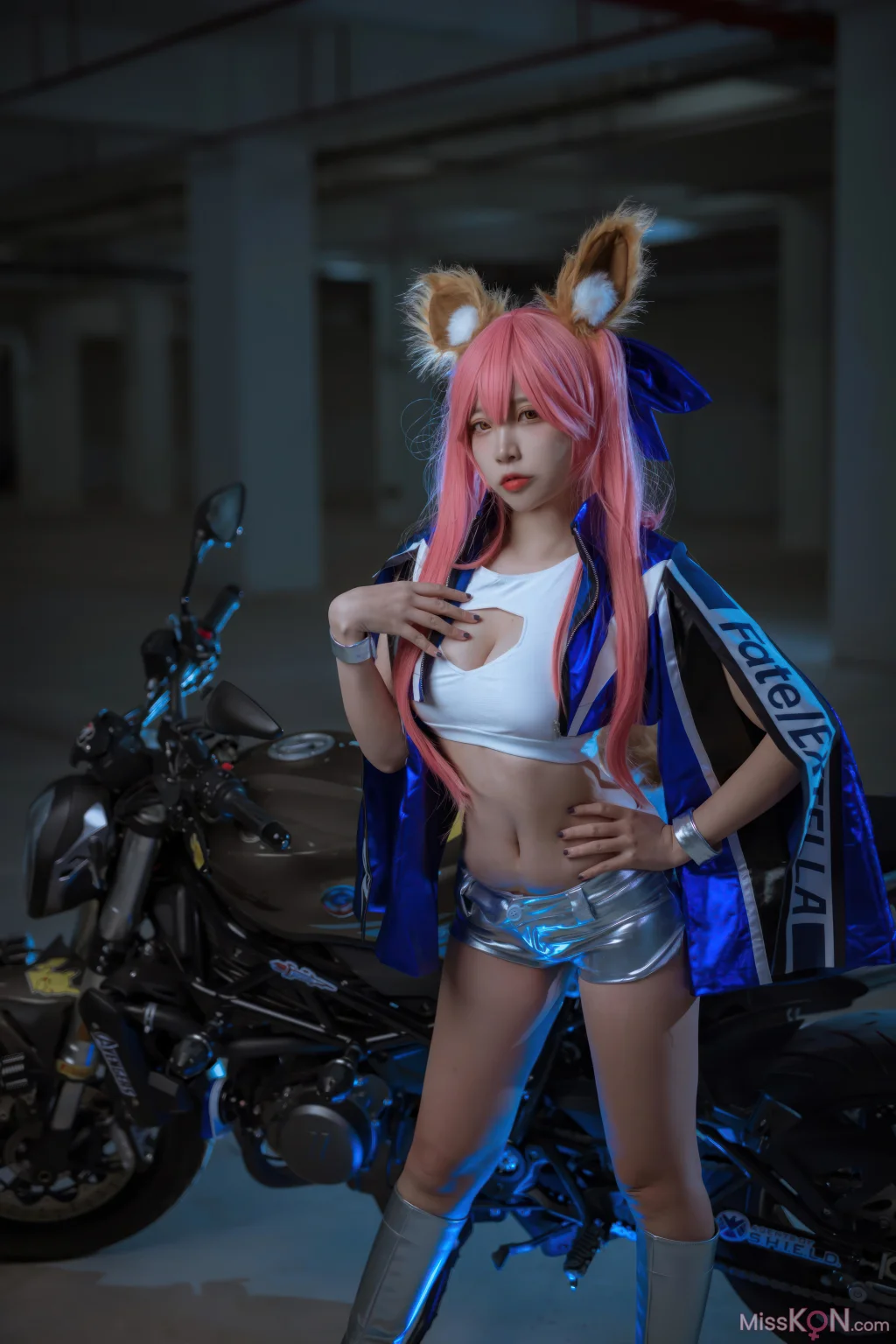 Coser@二佐Nisa: FGO 玉藻前赛车服 (30 photos)