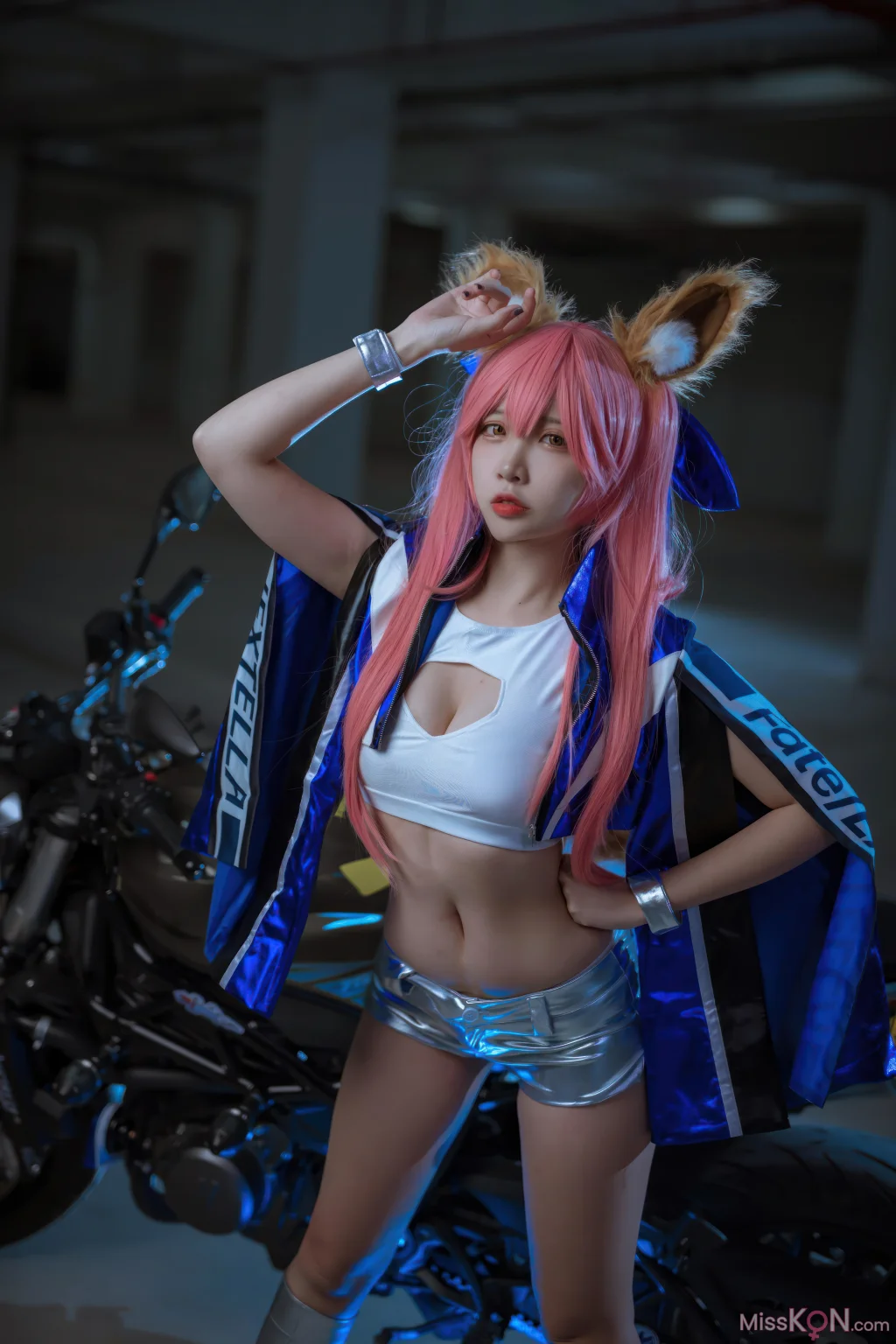 Coser@二佐Nisa: FGO 玉藻前赛车服 (30 photos)
