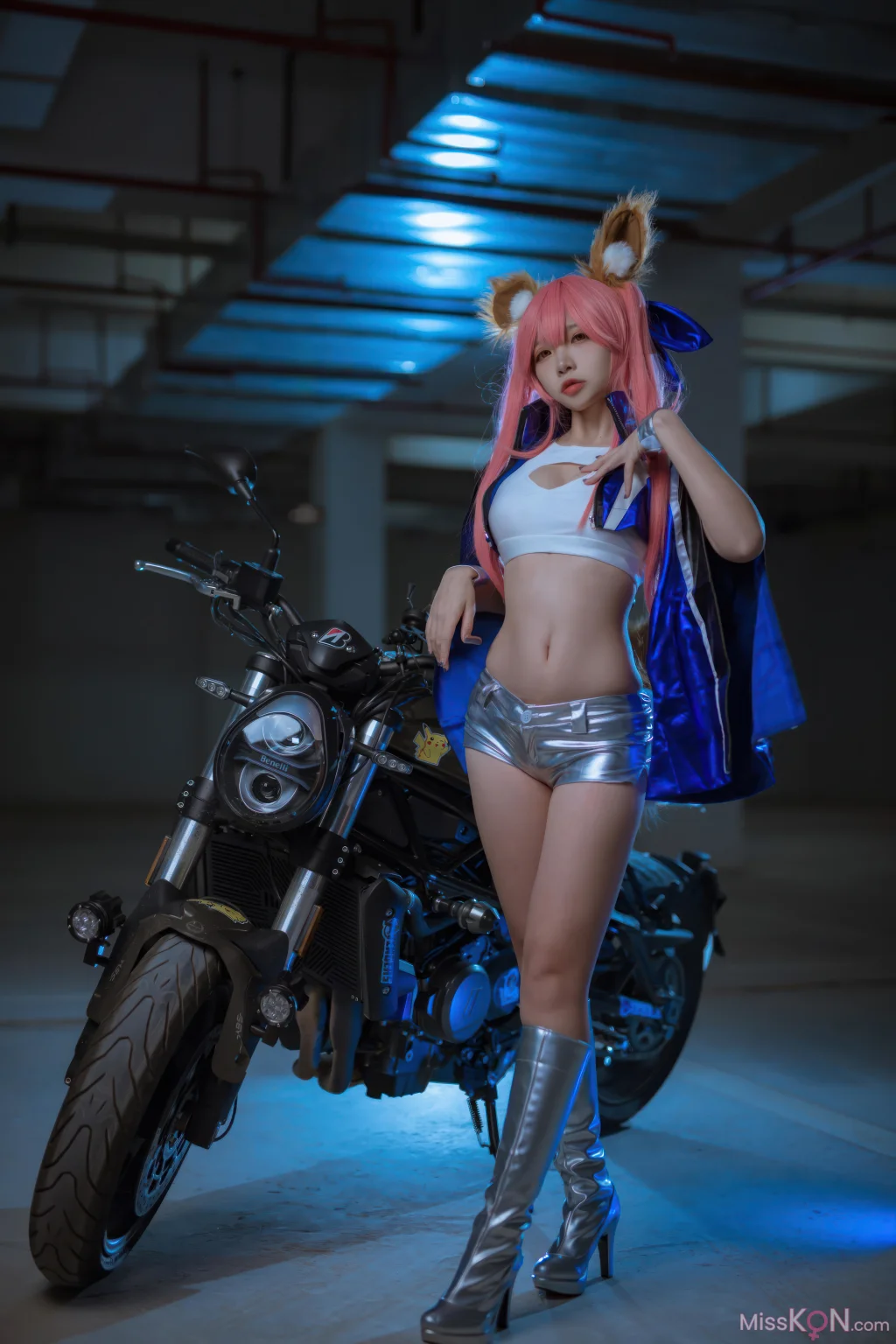 Coser@二佐Nisa: FGO 玉藻前赛车服 (30 photos)