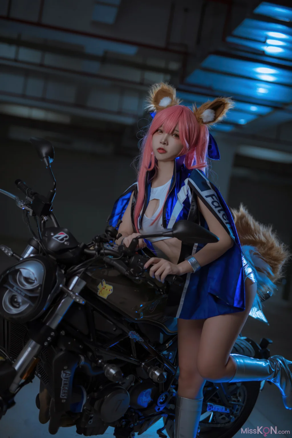 Coser@二佐Nisa: FGO 玉藻前赛车服 (30 photos)