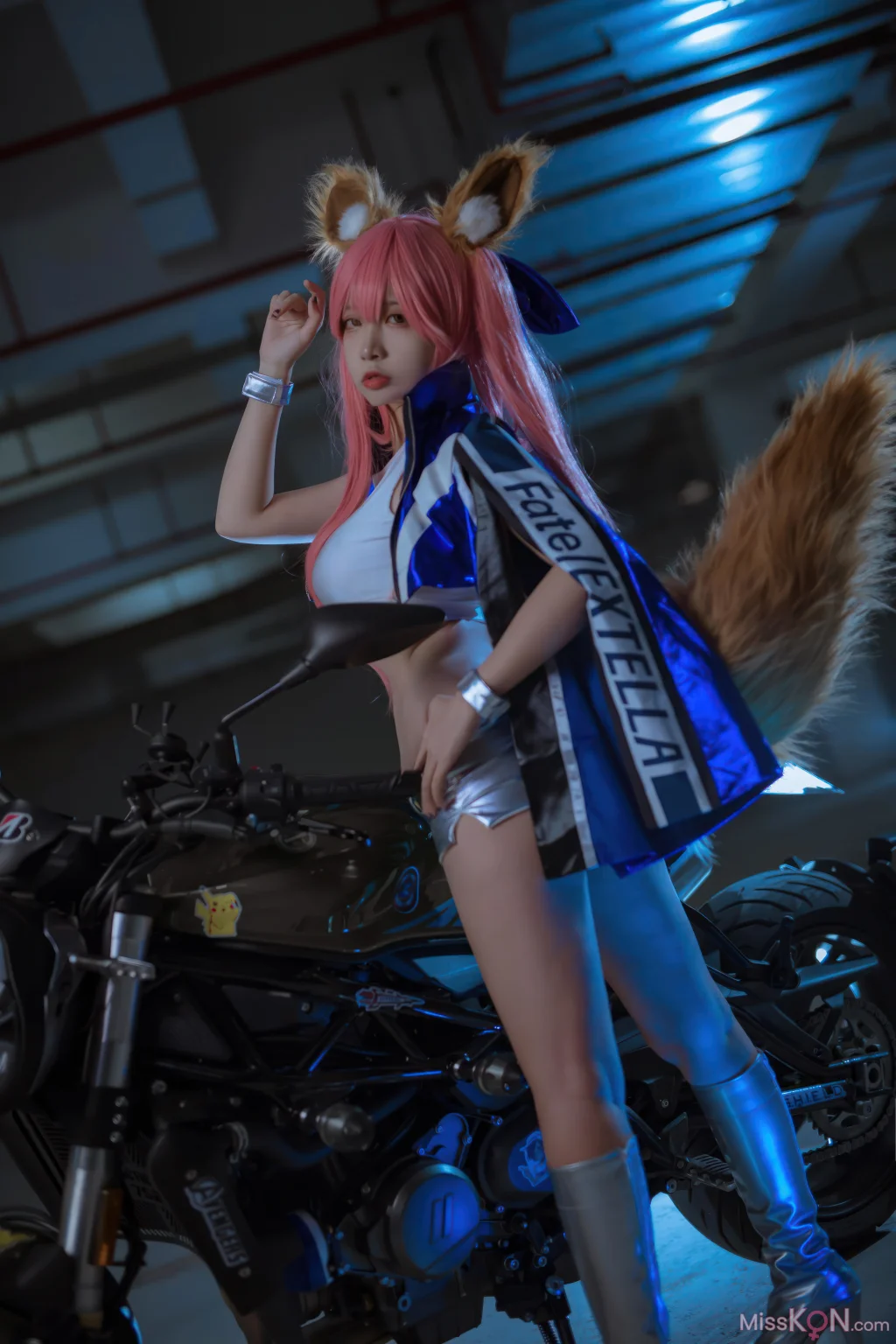 Coser@二佐Nisa: FGO 玉藻前赛车服 (30 photos)