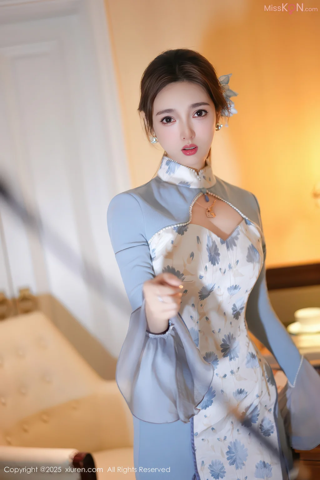 XIUREN No.11033: 桃桃·夭夭twins (81 photos)