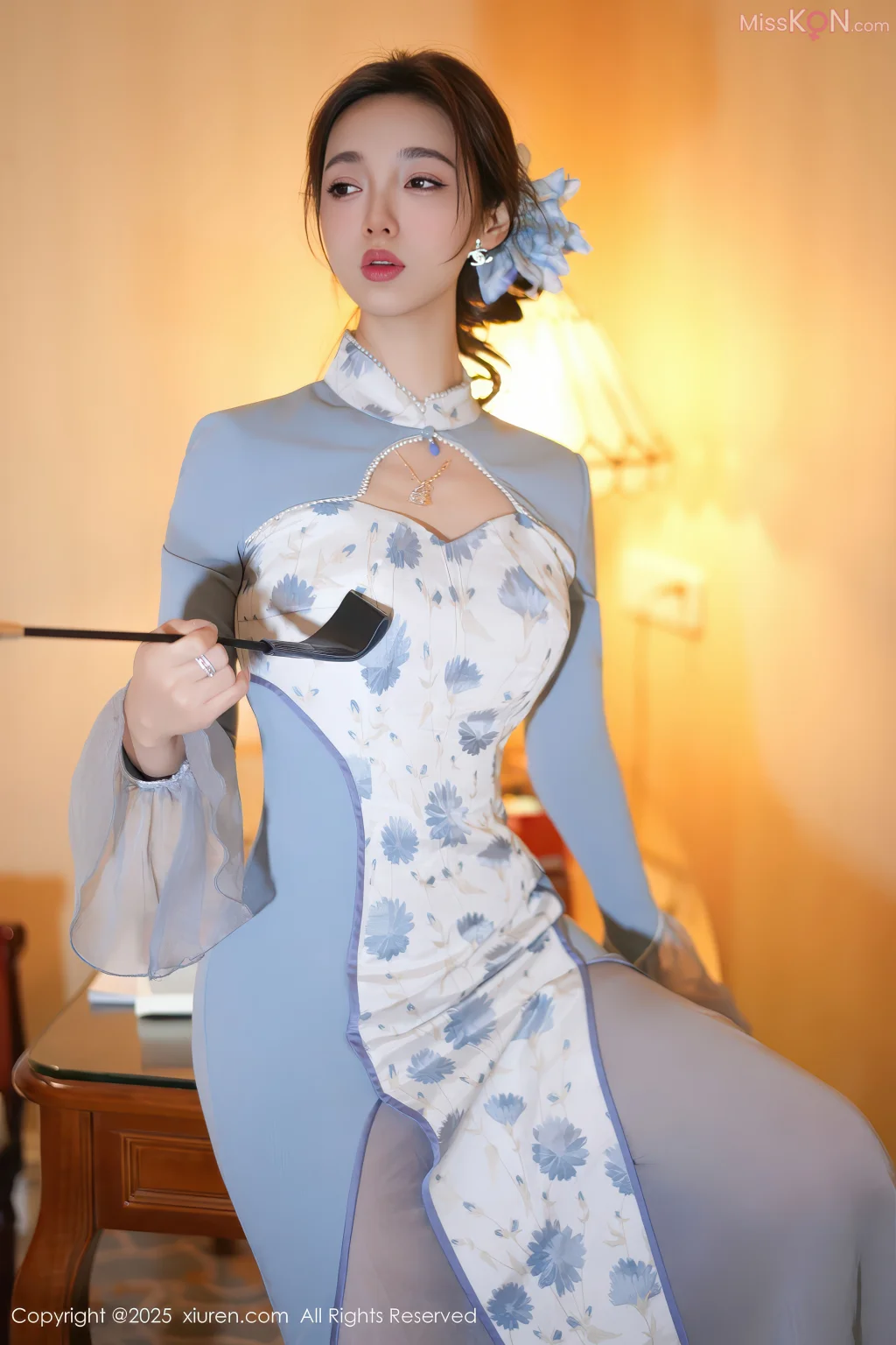 XIUREN No.11033: 桃桃·夭夭twins (81 photos)