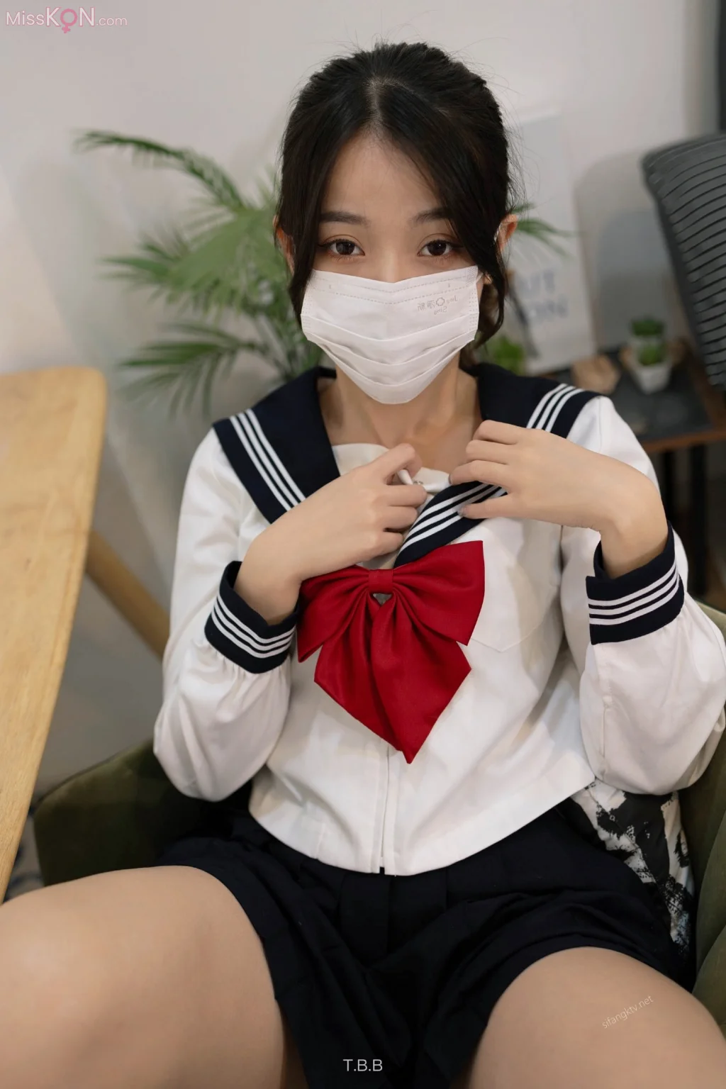 [ED Mosaic] 上学忘记穿内裤的清纯学妹 (211 photos)